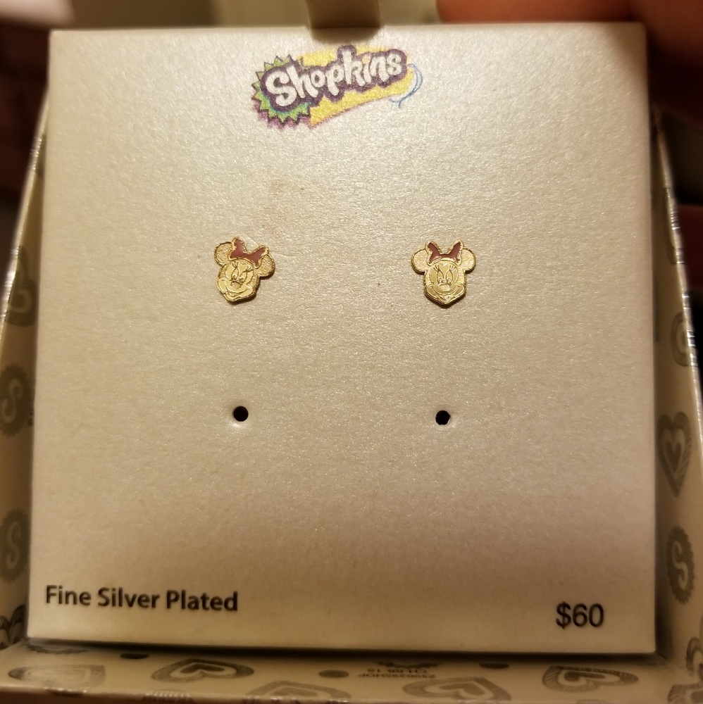 Gold Minnie Mouse earrings for baby or infant